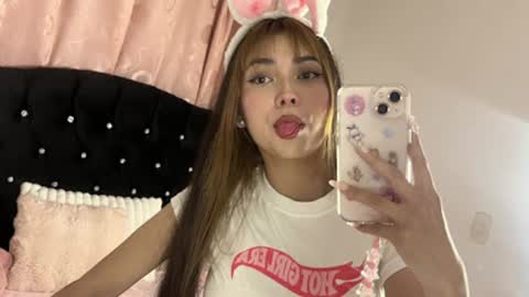 Hannah online show from June 25, 2:33 am