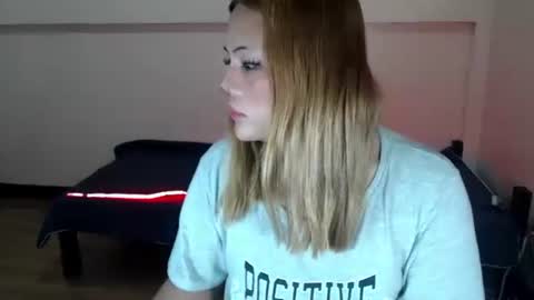 Snapshot of sweet_hard_queenxxx chatting on October 19, 8:48 am sophia daisy online show from October 19, 8:48 am