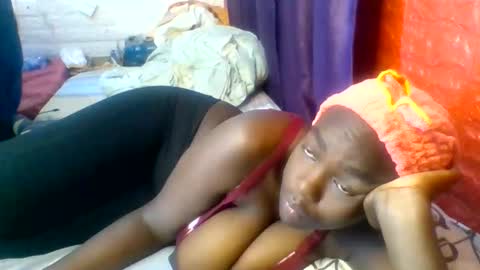 Snapshot of sweet_hennessey chatting on June 11, 6:44 am sweet_hennessey online show from June 11, 6:44 am