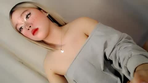 Snapshot of sweet_honeylove chatting on July 6, 4:53 am Anisha online show from July 6, 4:53 am