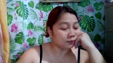 sweet_kayley online show from December 13, 4:33 am