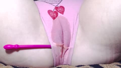 Snapshot of sweet_kitten25 chatting on December 3, 9:18 am Kitten online show from December 3, 9:18 am