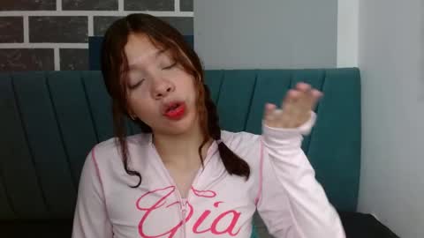 sweet_kitty_05 online show from April 27, 11:36 pm