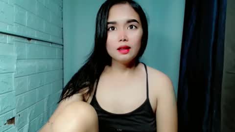 Snapshot of sweet_laika chatting on May 18, 4:40 am LAIKA online show from May 18, 4:40 am