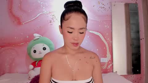 Snapshot of sweet_lemariee_ chatting on September 24, 9:40 pm Lemarie online show from September 24, 9:40 pm