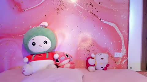 Snapshot of sweet_lemariee_ chatting on October 16, 12:17 pm Lemarie online show from October 16, 12:17 pm