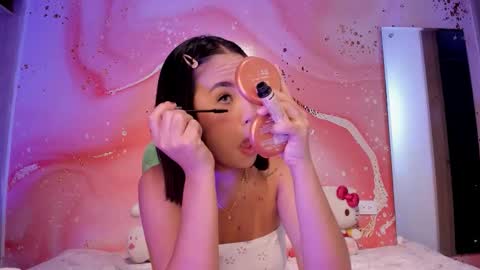 Snapshot of sweet_lemariee_ chatting on October 25, 1:40 pm Lemarie online show from October 25, 1:40 pm