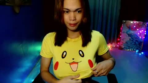 Snapshot of sweet_like_angel143 chatting on June 24, 9:08 am angie online show from June 24, 9:08 am