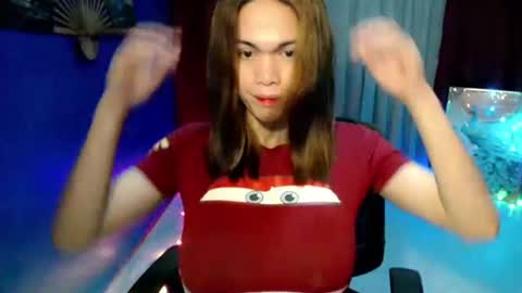 Snapshot of sweet_like_angel143 chatting on June 28, 9:48 am angie online show from June 28, 9:48 am