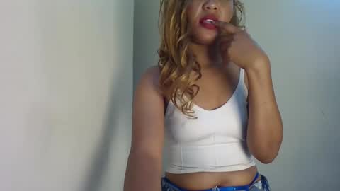Snapshot of sweet_likey chatting on May 6, 12:52 am sweet likey online show from May 6, 12:52 am