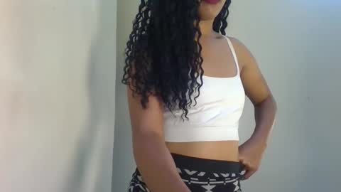 Snapshot of sweet_likey chatting on May 22, 7:52 pm sweet likey online show from May 22, 7:52 pm