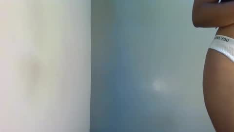 Snapshot of sweet_likey chatting on June 4, 11:00 pm sweet likey online show from June 4, 11:00 pm