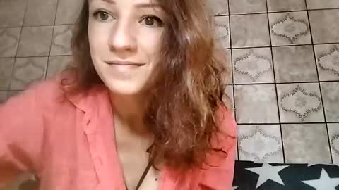 Snapshot of sweet_lilgirl_x chatting on July 6, 7:27 am Anna online show from July 6, 7:27 am