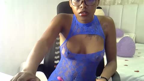 Snapshot of sweet_lily254 chatting on March 23, 7:40 pm sweet lily254 online show from March 23, 7:40 pm