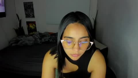 Snapshot of sweet_lina1 chatting on May 22, 2:30 am Lina online show from May 22, 2:30 am