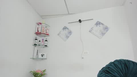 sweet_litle online show from June 23, 2:42 am