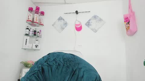 sweet_litle online show from July 2, 3:23 am