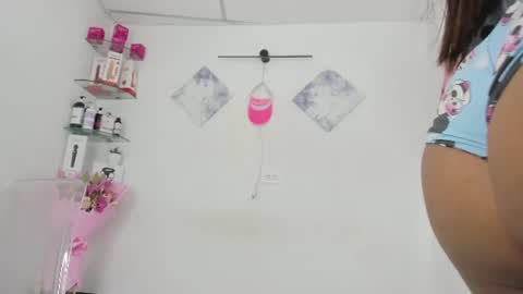 sweet_litle online show from July 7, 6:47 am