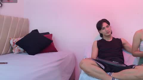 Mia online show from May 11, 12:00 pm