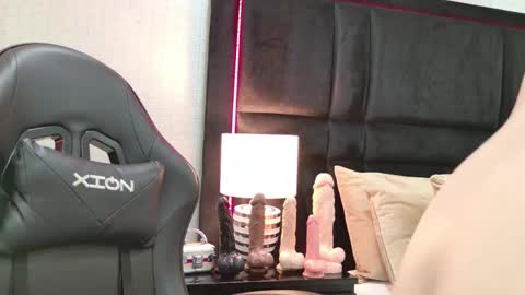 Snapshot of sweet_lucianaaa chatting on November 12, 8:30 pm Luciana online show from November 12, 8:30 pm