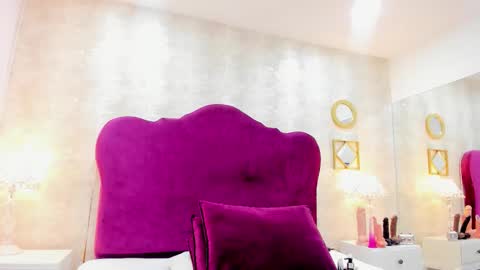 Snapshot of sweet_lucianaaa chatting on November 24, 8:19 pm Luciana online show from November 24, 8:19 pm