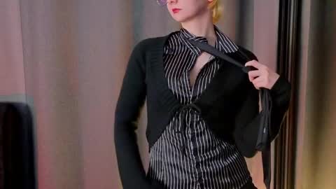 Lana online show from April 25, 4:26 pm