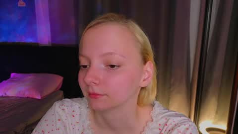 Snapshot of sweet_lynx chatting on May 17, 5:20 pm Lana online show from May 17, 5:20 pm