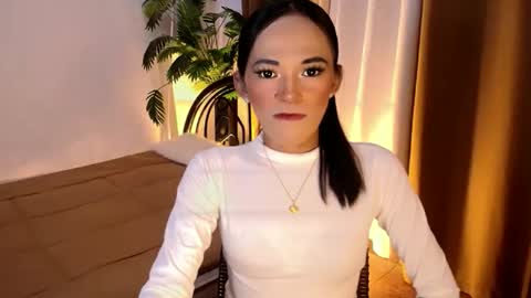 Snapshot of sweet_marry143 chatting on May 18, 11:32 pm marry online show from May 18, 11:32 pm