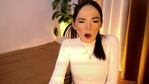 Snapshot of sweet_marry143 chatting on May 19, 11:55 pm marry online show from May 19, 11:55 pm