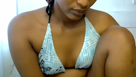 Snapshot of sweet_melod chatting on July 14, 11:27 am Linda online show from July 14, 11:27 am