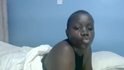 Snapshot of sweet_melodiyy chatting on November 10, 5:28 am sweet_melodiyy online show from November 10, 5:28 am