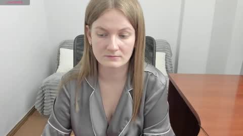 Mila online show from March 4, 6:58 pm