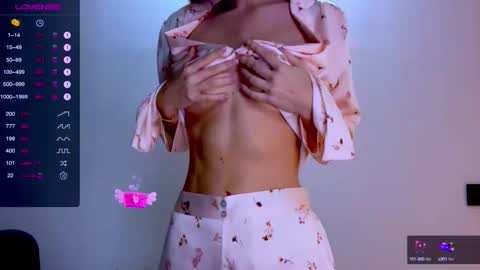 Snapshot of sweet_mia_91 chatting on September 11, 5:24 pm Mia online show from September 11, 5:24 pm