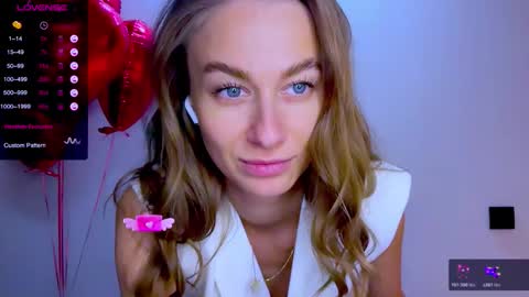 Mia online show from February 14, 4:37 pm