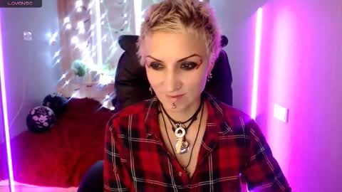 sweet_n_strong online show from November 6, 8:15 am