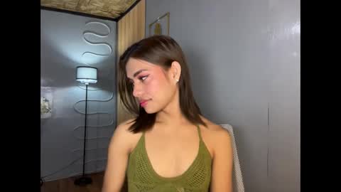 sweet_nikki03 online show from May 22, 9:09 pm
