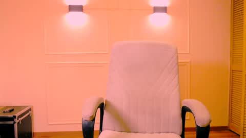 My name is Catalina. Please say hello I like to chat with you. If you have requests please use tip online show from December 16, 3:33 am