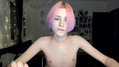 kira online show from October 19, 7:58 pm