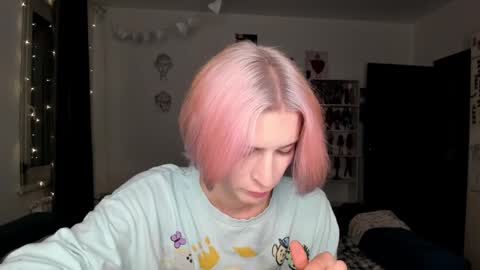 kira online show from October 29, 6:09 pm