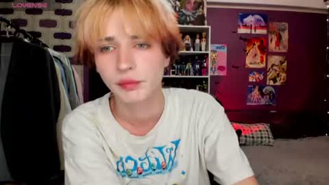 Snapshot of sweet_peach__ chatting on July 1, 8:30 pm kira online show from July 1, 8:30 pm