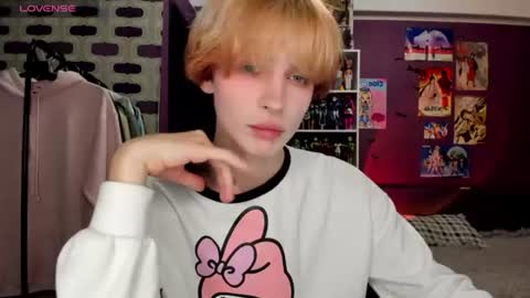 Snapshot of sweet_peach__ chatting on July 4, 7:42 pm kira online show from July 4, 7:42 pm