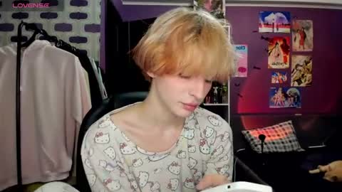 Snapshot of sweet_peach__ chatting on July 6, 6:43 pm kira online show from July 6, 6:43 pm