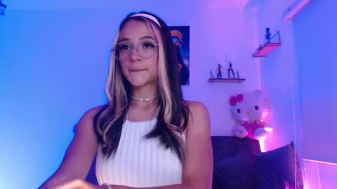 Snapshot of sweet_penny_ chatting on November 12, 9:58 pm Penny online show from November 12, 9:58 pm