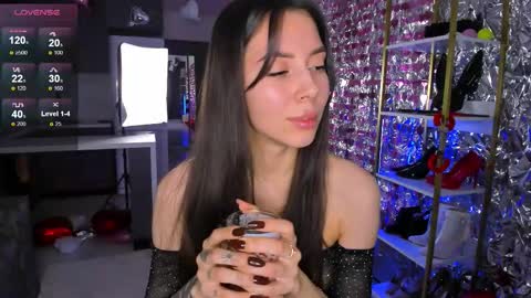 Ashley online show from February 15, 7:43 pm