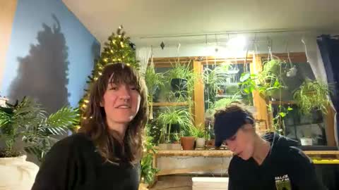 Snapshot of sweet_ramona chatting on December 15, 2:49 am Ramona online show from December 15, 2:49 am
