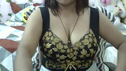 Snapshot of sweet_shivani chatting on October 5, 11:52 am sweet_shivani online show from October 5, 11:52 am