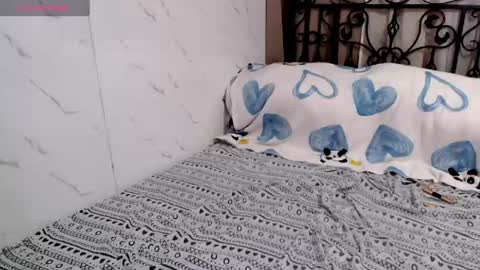 Leah online show from April 22, 7:33 am