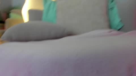 Snapshot of sweet_skiinny chatting on October 15, 1:22 pm Adeline online show from October 15, 1:22 pm
