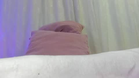 Snapshot of sweet_skiinny chatting on June 23, 11:52 am Adeline online show from June 23, 11:52 am