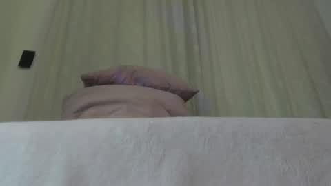 Snapshot of sweet_skiinny chatting on June 30, 12:39 pm Adeline online show from June 30, 12:39 pm